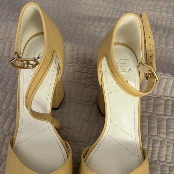 Franco Sarto Ivory Open Toe Platform Sandals Size 8 GUC - Picture 3 of 5